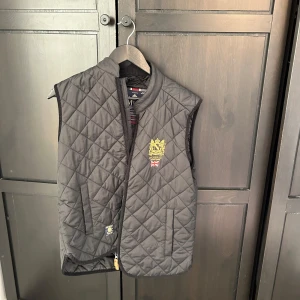 Morris väst - Morris väst, använd någon enstaka gång, storlek M