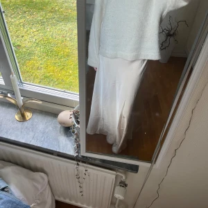 Beige satinkjol - Från NA-KD Storlek 36  Superfin!! 💘