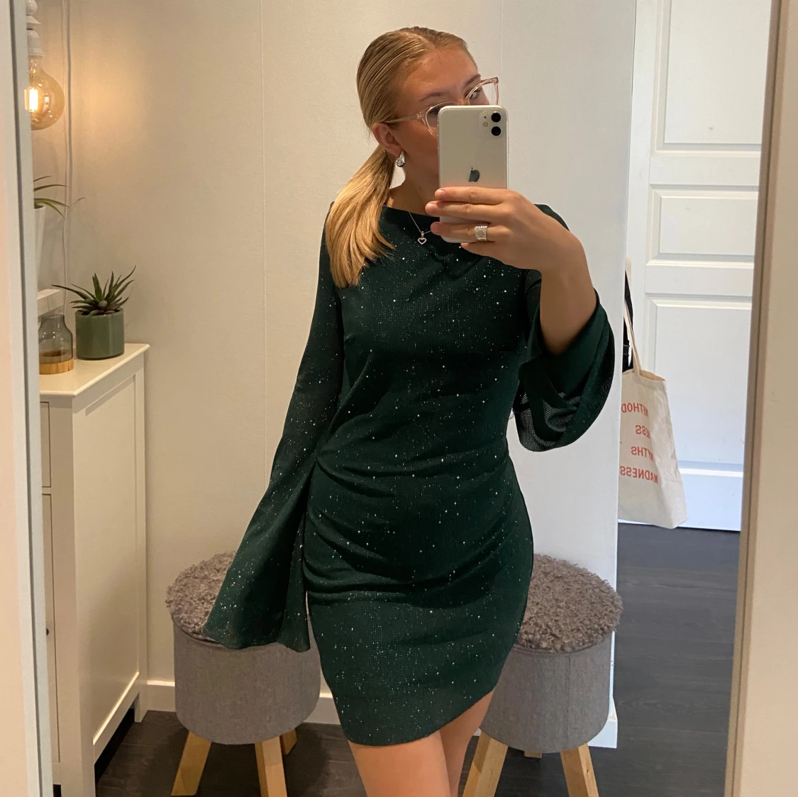Glittrig klänning - 93