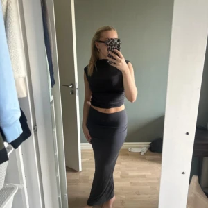 Set - Ifrån gina tricot, så fint men kommer ej till användning. Använd kanske två gånger så bra skick. Storlek S i båda delarna 