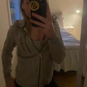 Sail racing kofta🏎️ - Säljer denna super snygga kofta!💘