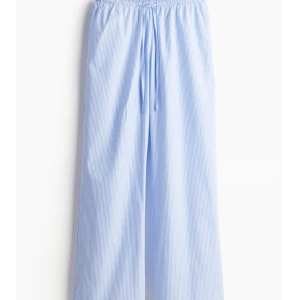 Pyjamas byxor - Nästan helt nya pyjamas byxor från hm, inga defekter var bara för korta för mig