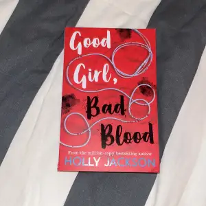 Andra boken av good girls guide to murderer serien, ”good girl, bad blood” ändast läst igenom en gång❣️