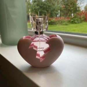 Ariana grande parfym - Ariana grande parfym helt ny