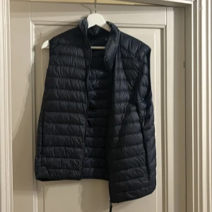 Uniqlo väst - Skick 10/10