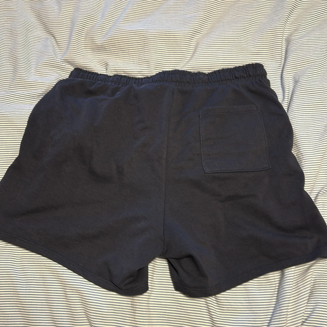 Svarta shorts från H&M  - 90