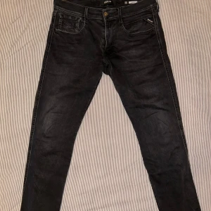 Replay jeans - Svarta replay jeans Använd ett fåtal gånger