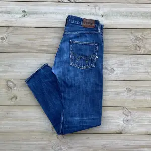 Edwin Jeans i modellen Relaxed, sitter som en lösare slim fit | Skick: Mycket fint | Storlek: 31/32 | Pris: 249kr | Hör av dig vid frågor eller för fler bilde!⭐️