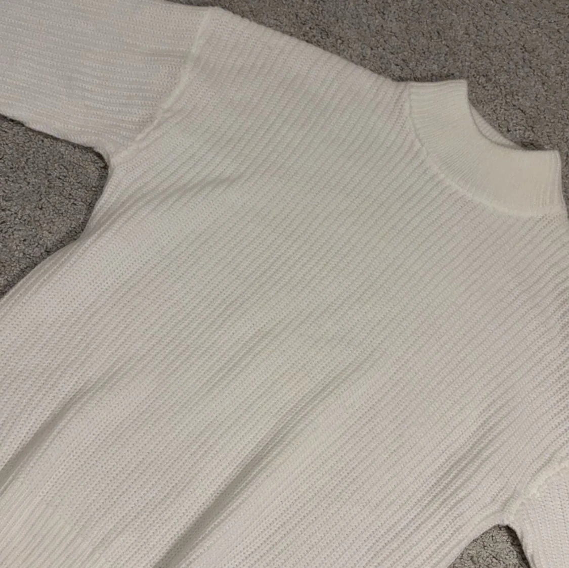 Vit stickad polotröja - 2