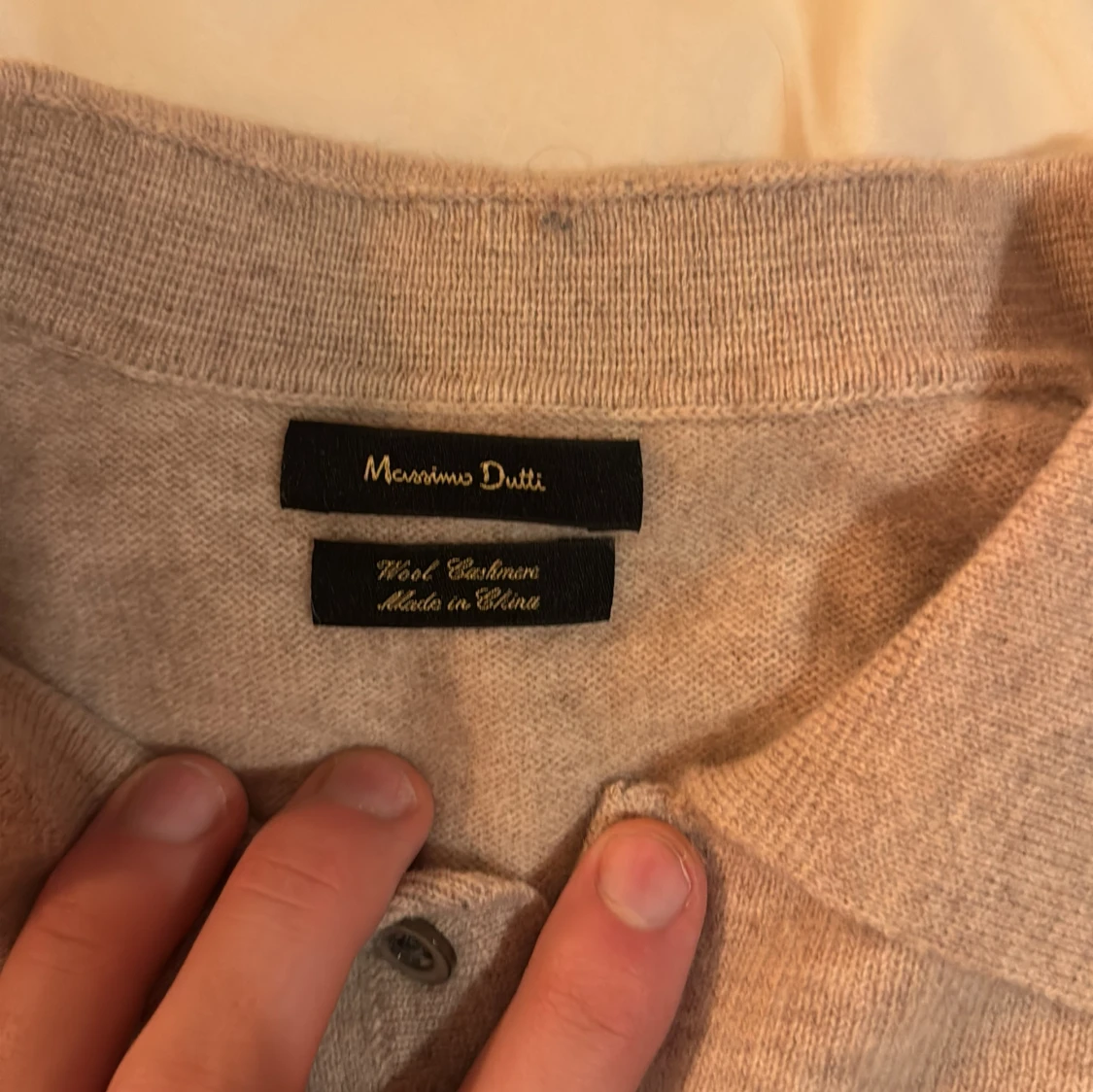 Beige kashmirtröja från Massimo Dutti - 90