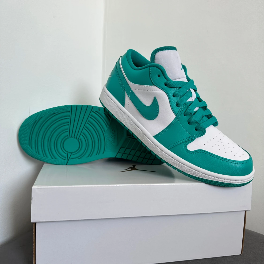 Jordan 1 Low New Emerald
