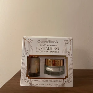 Charlotte Tilbury magic mini kit - Kit med mini magic serum och magic cream. 8ml och 15 ml. Oanvänd🫶🏼