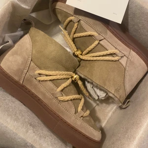 Inuikii - Helt nya inuikii skor perfekt till vintern, aldrig använda endast provade