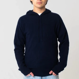 Kashmir hoodie - Galet snygg och skön hoodie från Carmés i 100% Kashmir, nu  slutsåld i alla storlekar🤩 Skick: 8,5/10 Storlek: Small