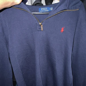 Ralph lauren half zip - Använt ett par gånger men är i nyskick!