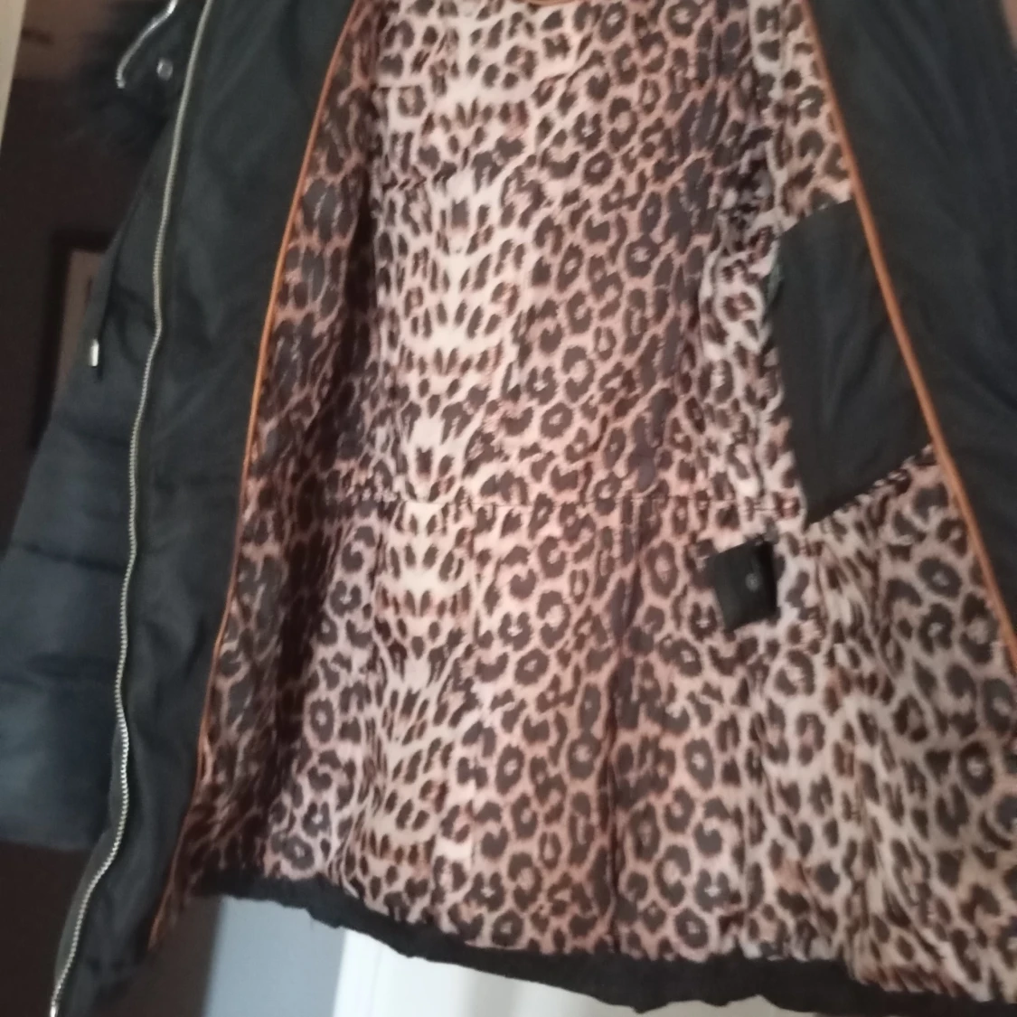 Svart dunjacka med päls från Rocco Barocco - 90