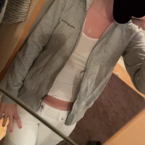 Sailracing zip-up - Sailracing zip-up i bra skick! Storlek: S  Köparen står för frakt🤍