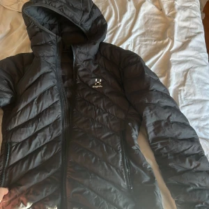 Haglöfsjacka  - Ny haglöfs jacka köpte nysningen för 1700 säljer då den ej kom till användning 