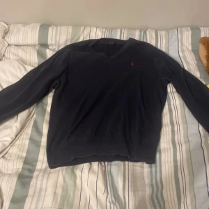Ralph lauren tröja - Tjena! Säljer nu den här fina tröja Ralph lauren storleken står L men känns som S