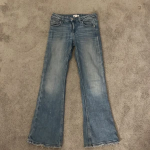 Gina jeans😻😻😻 - Skit snygga jeans från Gina Tricot😻Hör av er om ni undrar något❤️