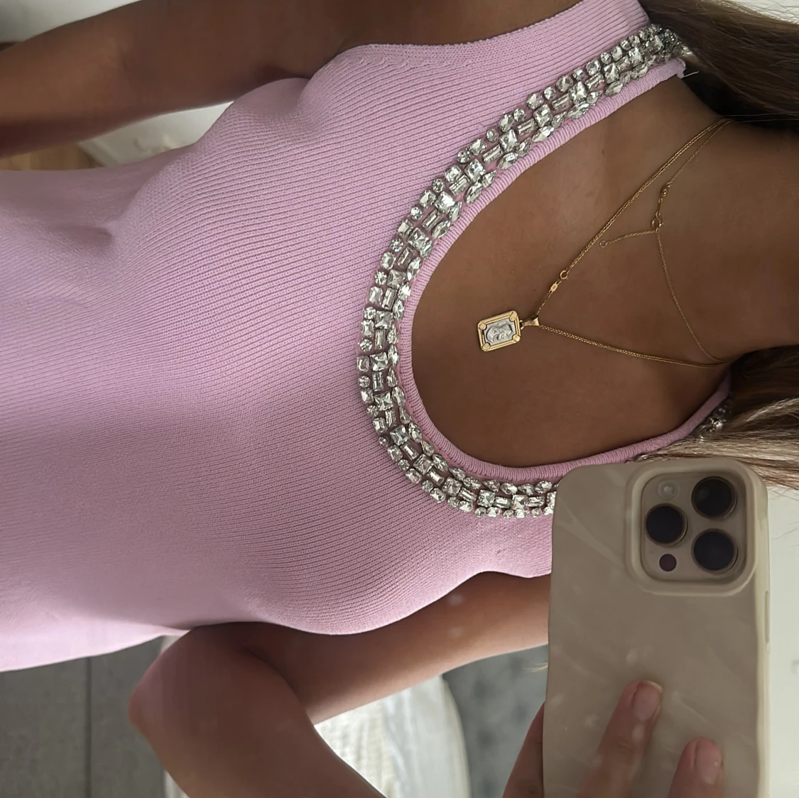 En rosa kort klänning från Zara - 91