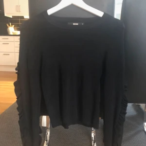 Tröja stl XS från BikBok i nyskick  - Tröja stl XS från BikBok i nyskick 