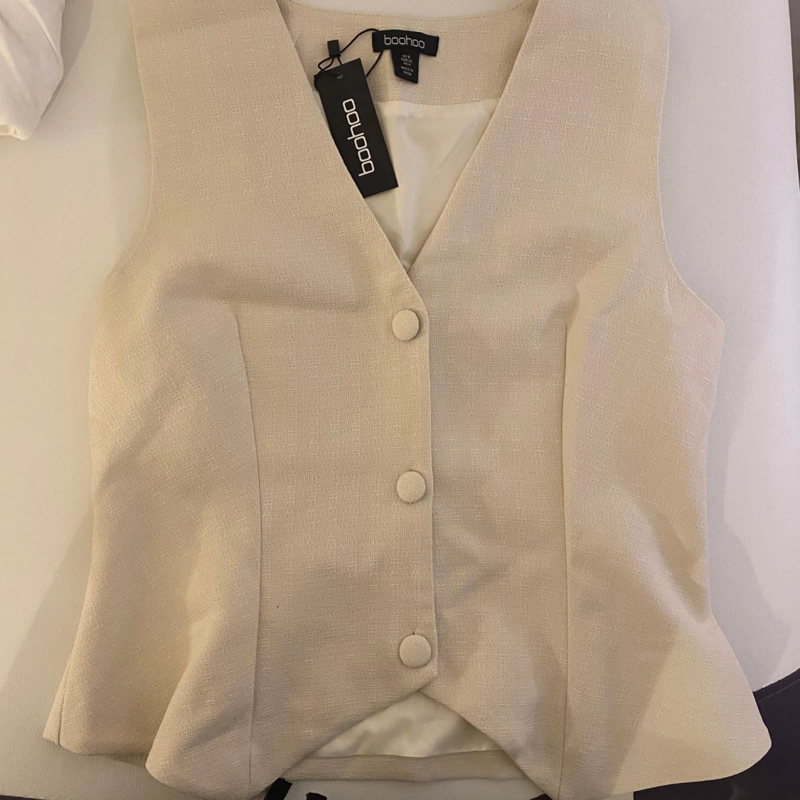 Beige topp väst från Boohoo - 90