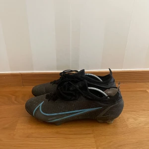 Fotbollsskor  - Nike elite, sällsynta då dom inte tillverkas/säljs längre