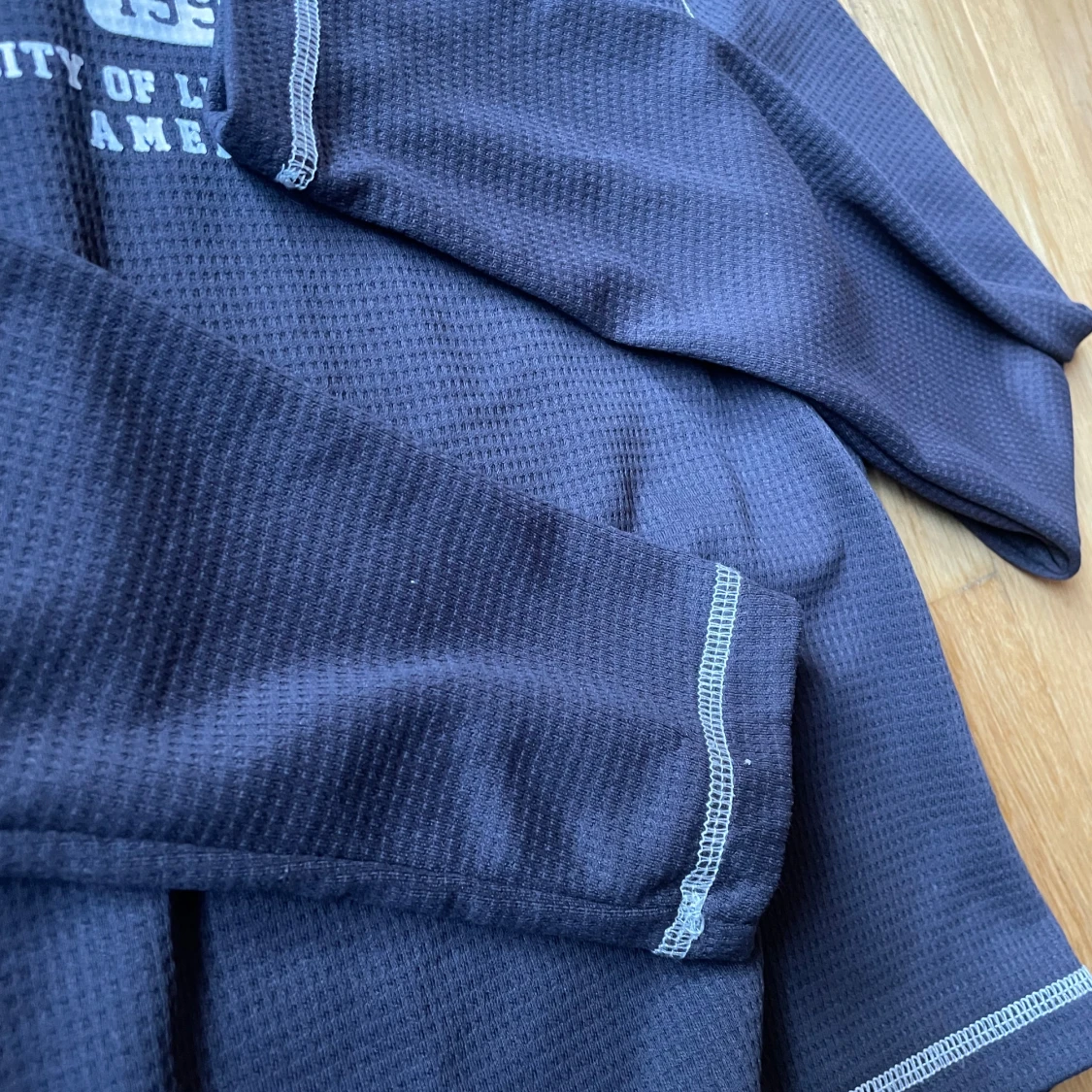 Mörkblå långärmad topp med tryck - 90