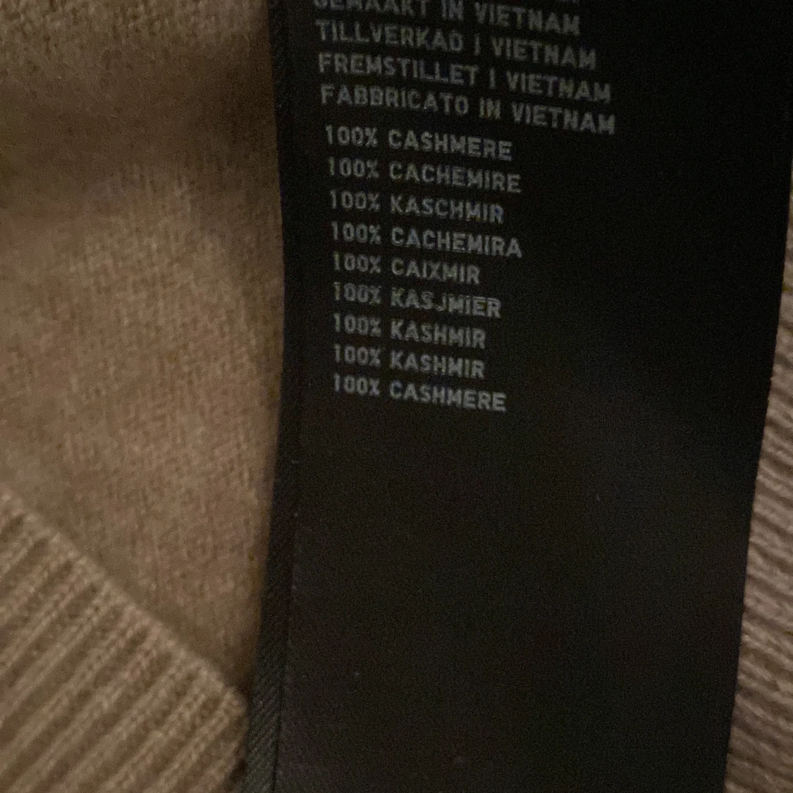 Beige kashmirtröja från Uniqlo - 93