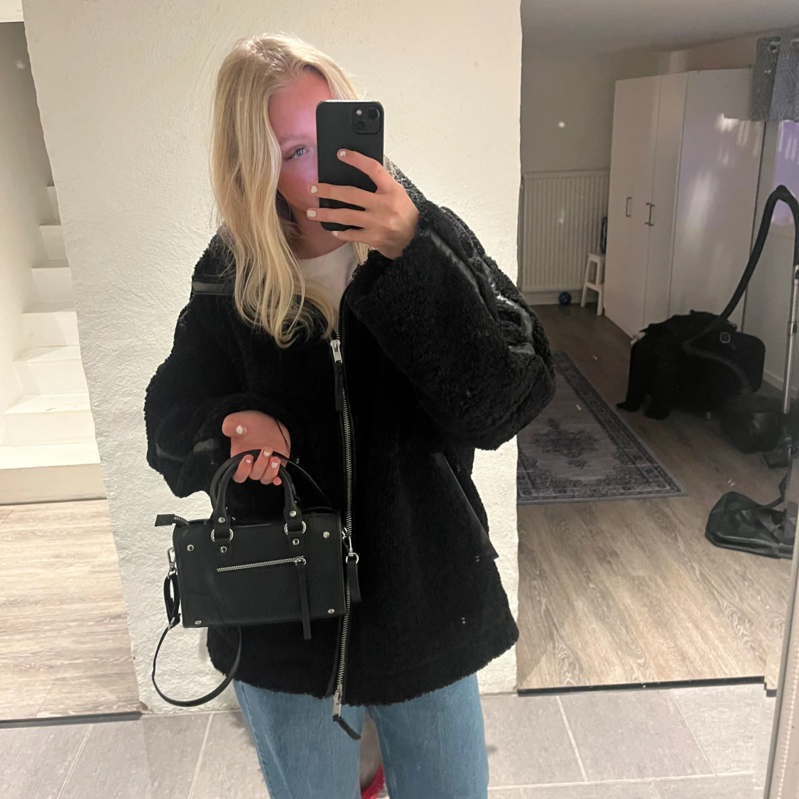 Svart väska  - 91