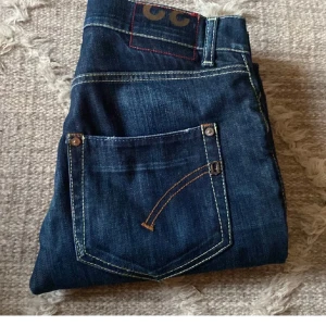 Dondup jeans  - Dondup jeans bra skick strl:32 lite små i storlek skriv om intresserad, pris osv kan tänka mig byte med lite vad som helst