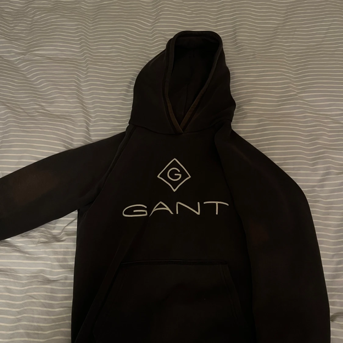 Svart hoodie från GANT