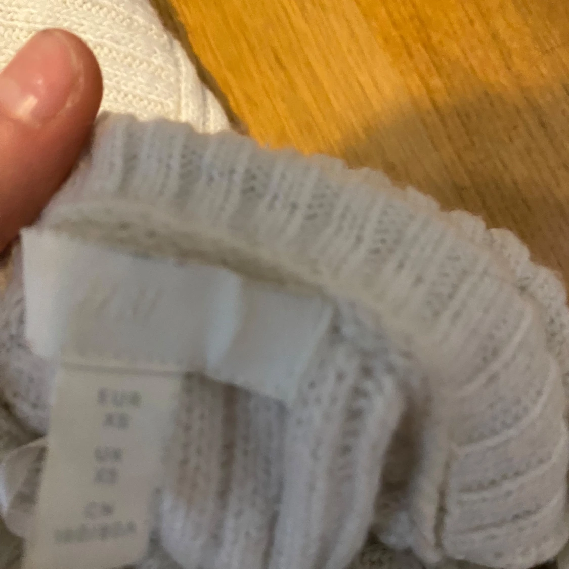 Vit stickad polotröja från H&M - 91