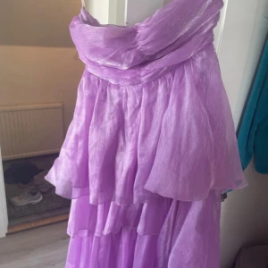 Klänning  - Lila klänning utan band 