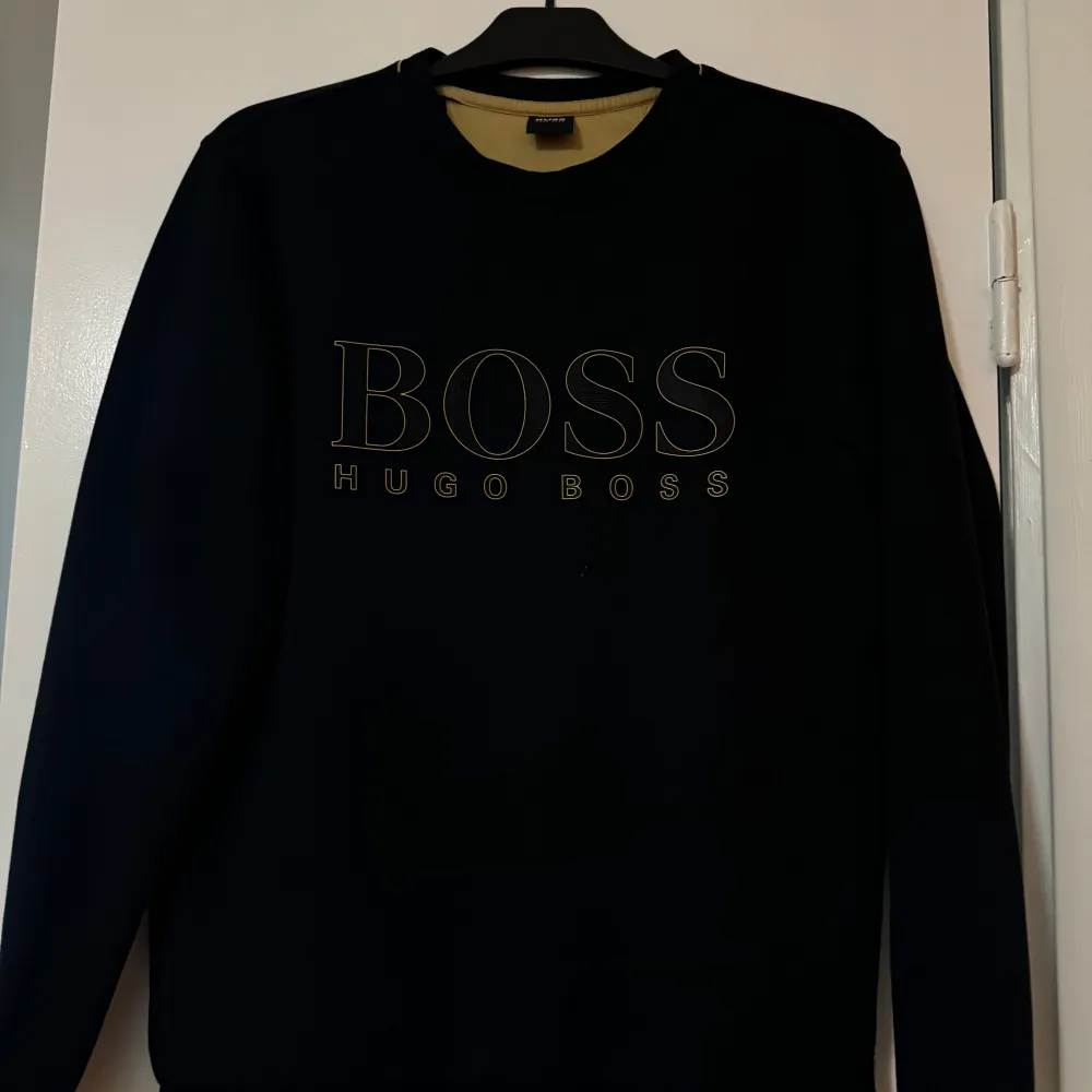 Hugoboss tröja. Tröjor & Koftor.