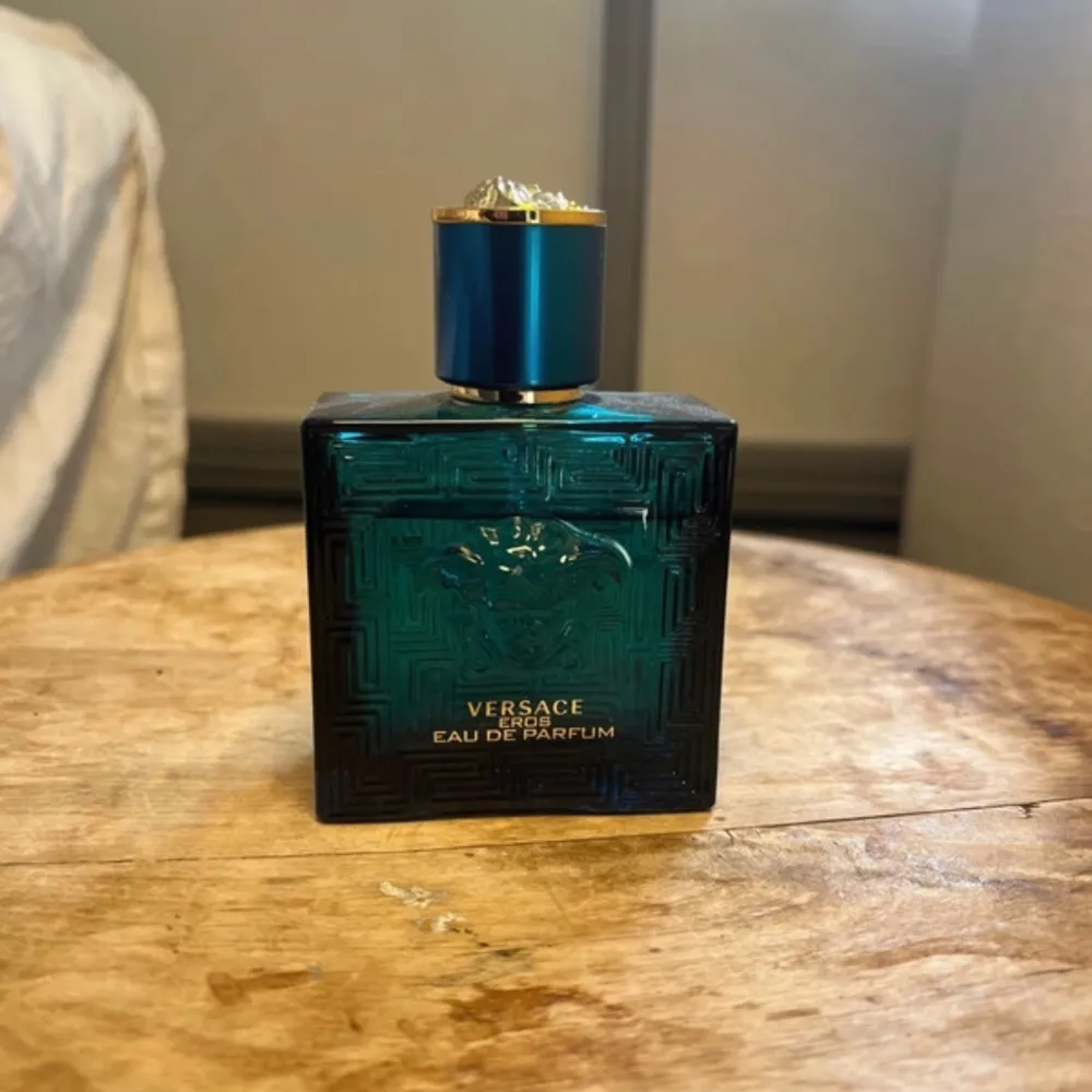 Versace Eros edp, perfekt höst och vinter parfym. 40/50 ml kvar, ingen org förpackning. Ställ frågor!. Parfym.