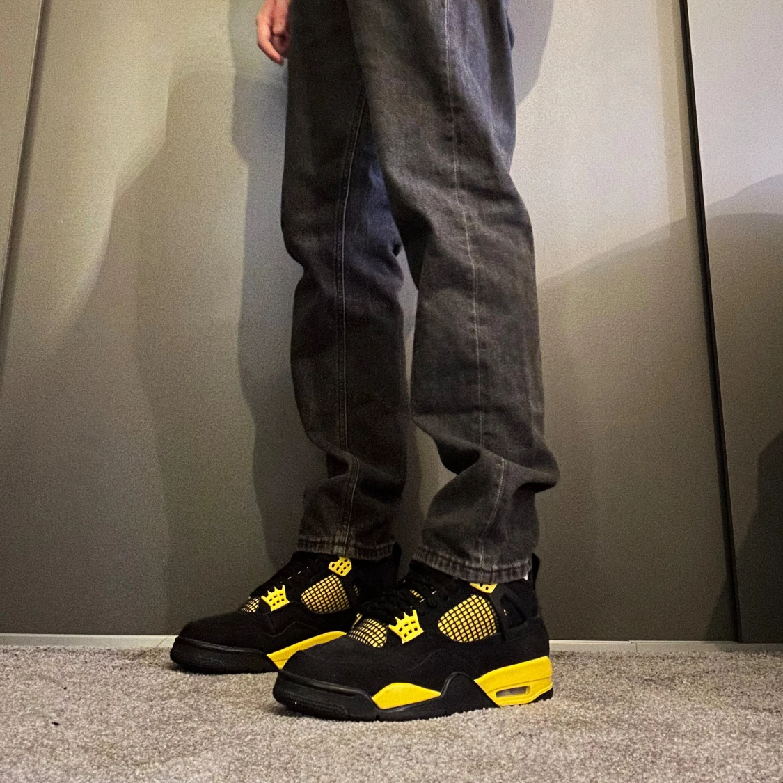 Jordan 4 retro Thunder - 92