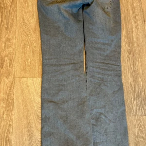 Low waist jeans! - Använd fåtal gånger, priset diskuteras gärna! Skriv om du har frågor!💗
