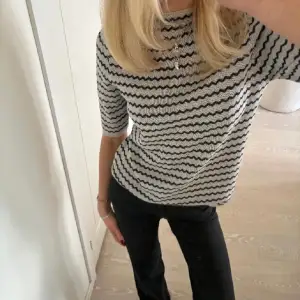Finatickad med ett jättefint missoni liknande mönster❤️nypris ca 1800kr