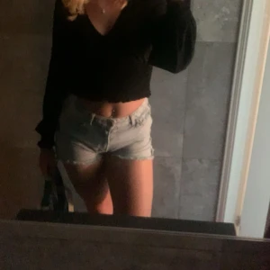 Jeansshorts - Säljer dessa super fina jeansshorts då de inte passar mig löngre tyvärr. Bra kvalite.