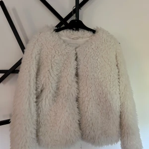Jacka vit XL - Fluffig och mysig höstjacka