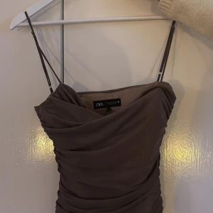 Zara Linne- fint linne - Fint linne från zara i kaki brun stl S