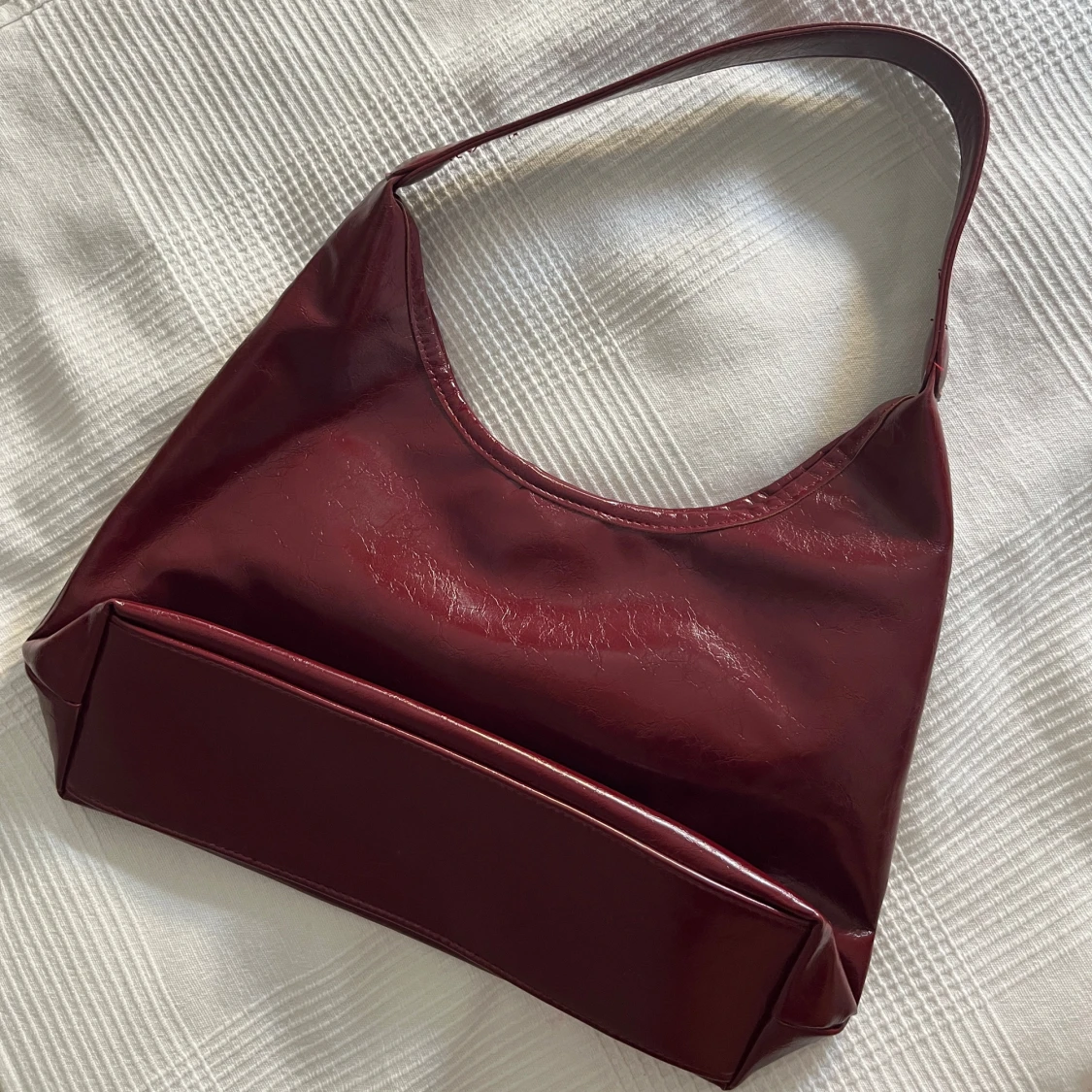 Vinröd väska - 90