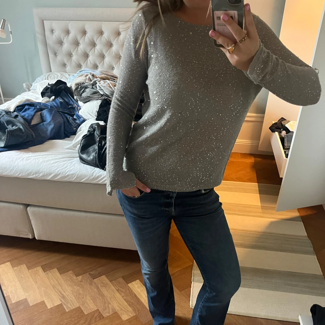 Långärmad glittrig tröja - 1