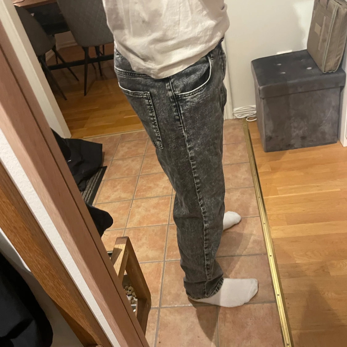 Grå jeans från H&M - 91