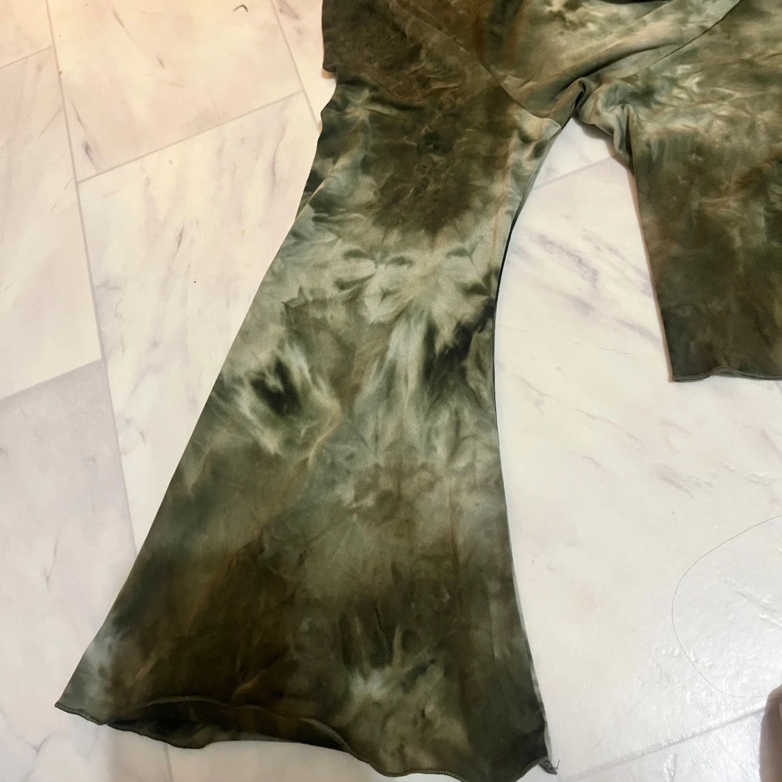 Grön batikmönstrad blus - 1