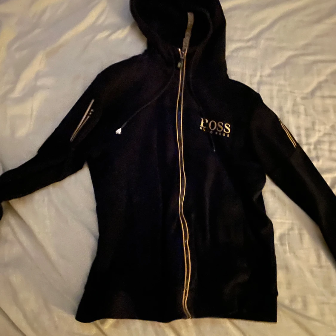Svart,guld hoddie från Hugo boss