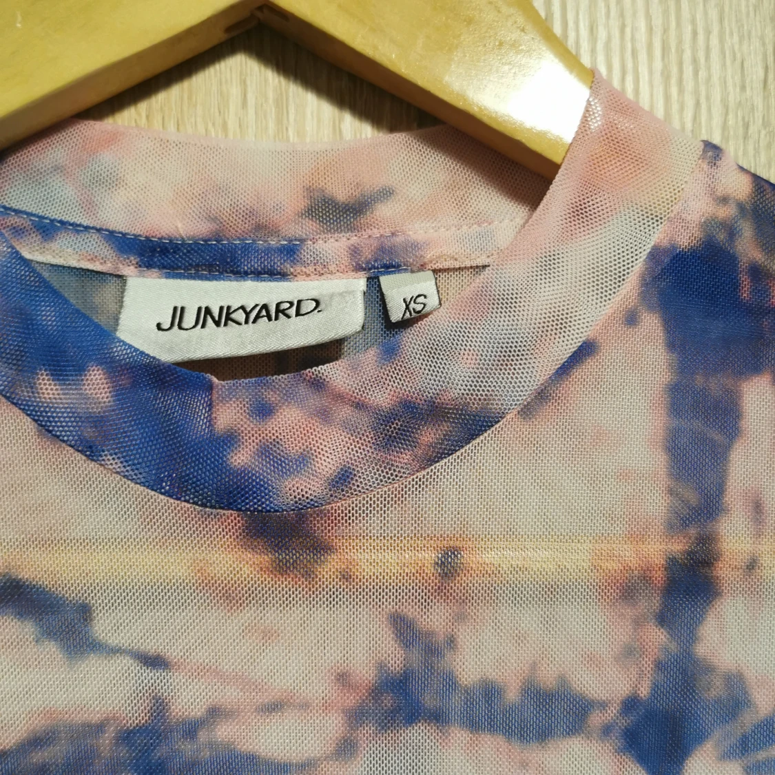 (XS) Mönstrad mesh-klänning från Junkyard - 1