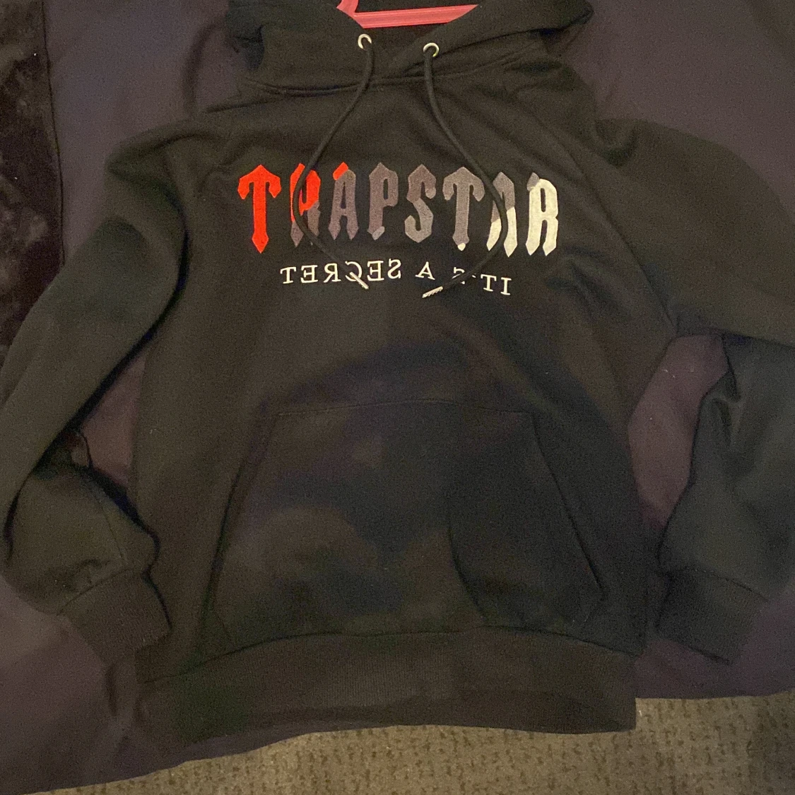 Svart hoodie från Trapstar